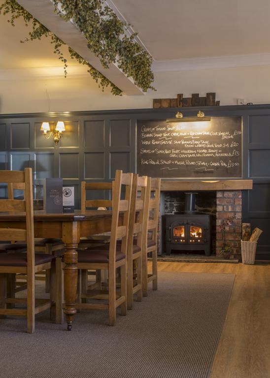 Buccleuch Arms Hotel St Boswells Bagian luar foto
