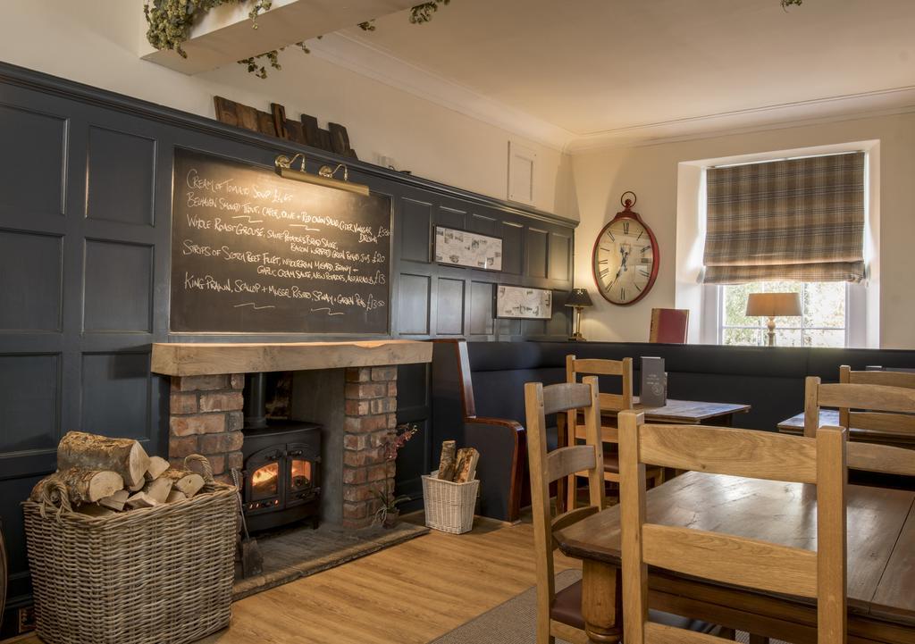 Buccleuch Arms Hotel St Boswells Bagian luar foto
